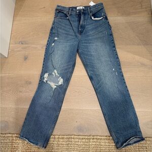 De stressed denim jeans